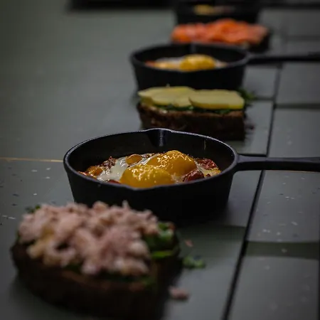 Unique In Telliskivi Creative With Private Sauna & Golf Simulator * Tallin