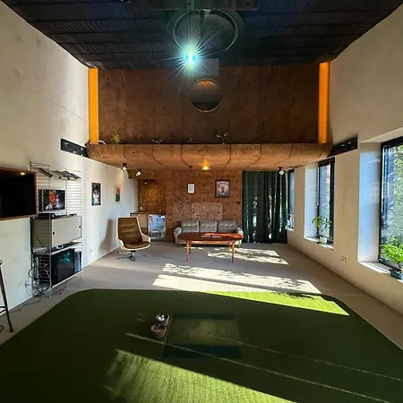 Unique In Telliskivi Creative With Private Sauna & Golf Simulator تالين