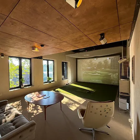 Unique In Telliskivi Creative With Private Sauna & Golf Simulator تالين