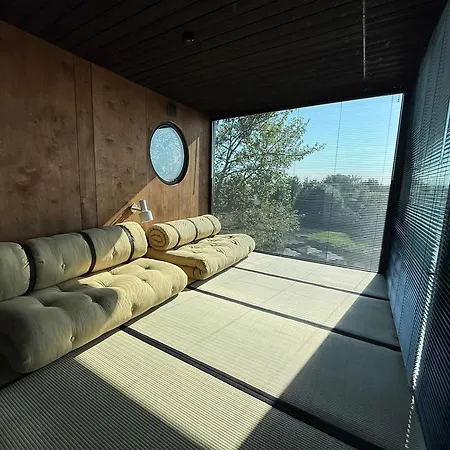 Unique In Telliskivi Creative With Private Sauna & Golf Simulator